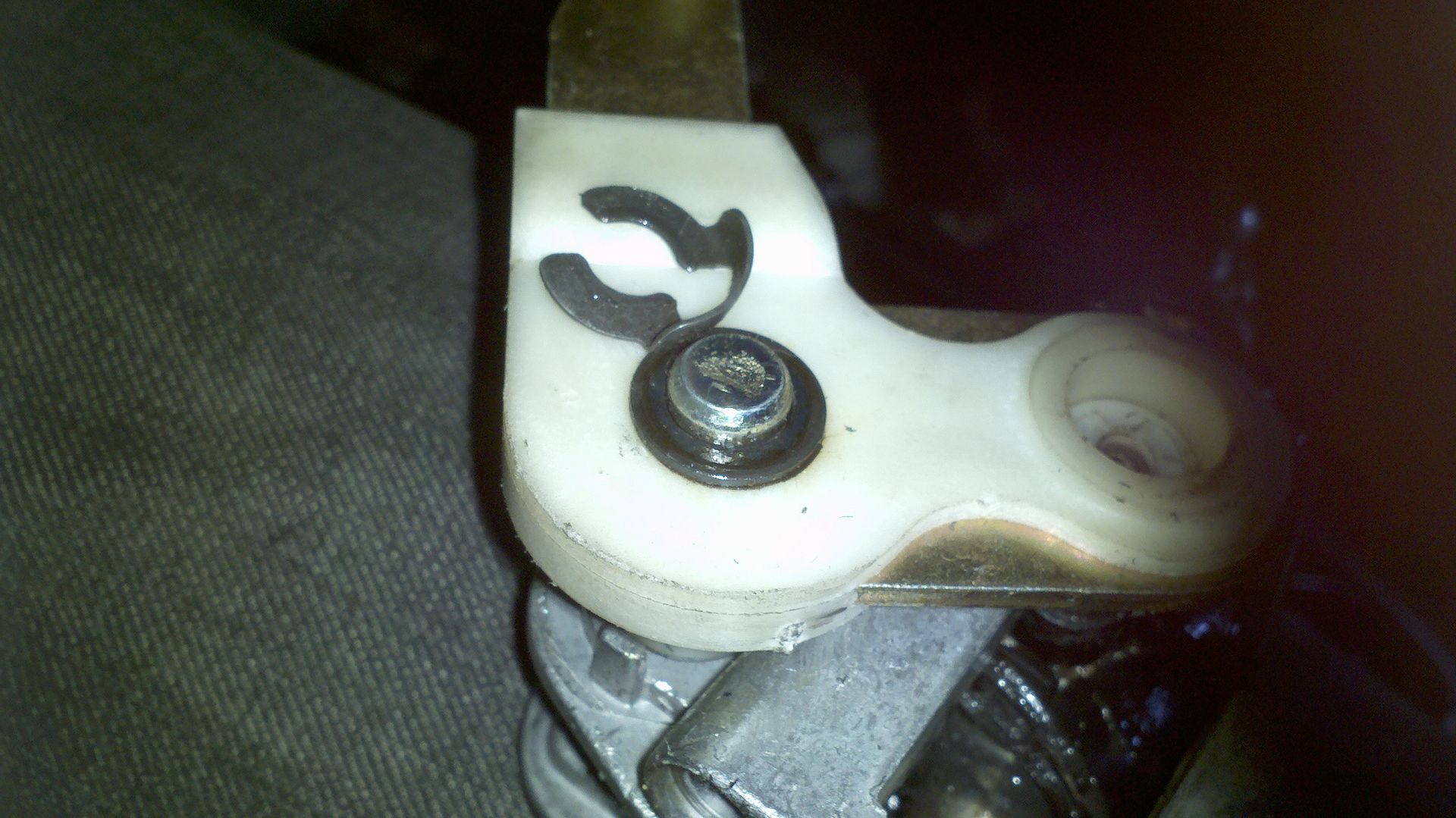 Howto Install Shifter bushings/replace pivot bushings Focus